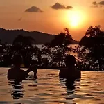 Beachfront 1 Bedroom Hotel Infinity Pool Patong Phuket