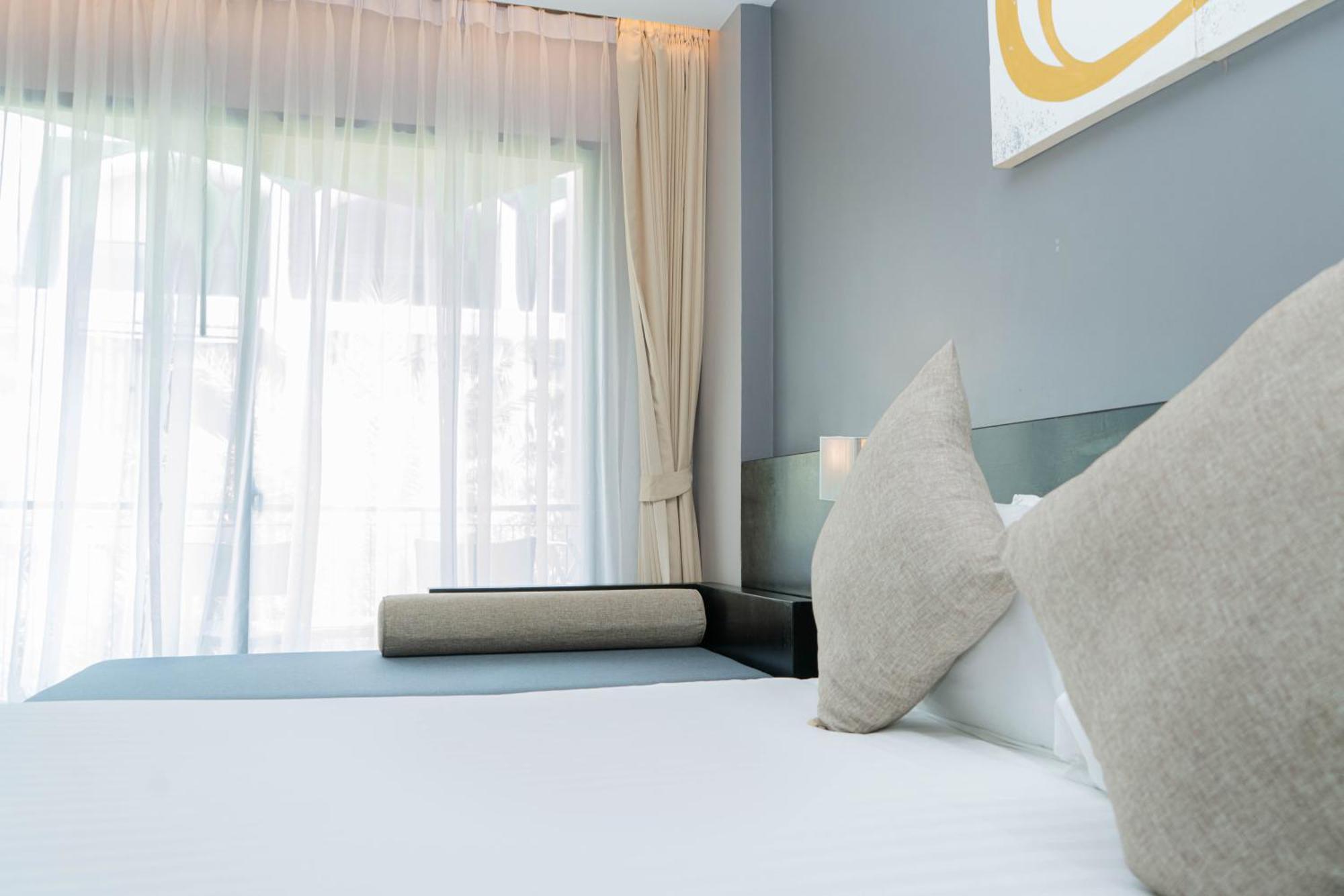 Beachfront 1 Bedroom Infinity Pool Phuket Patong