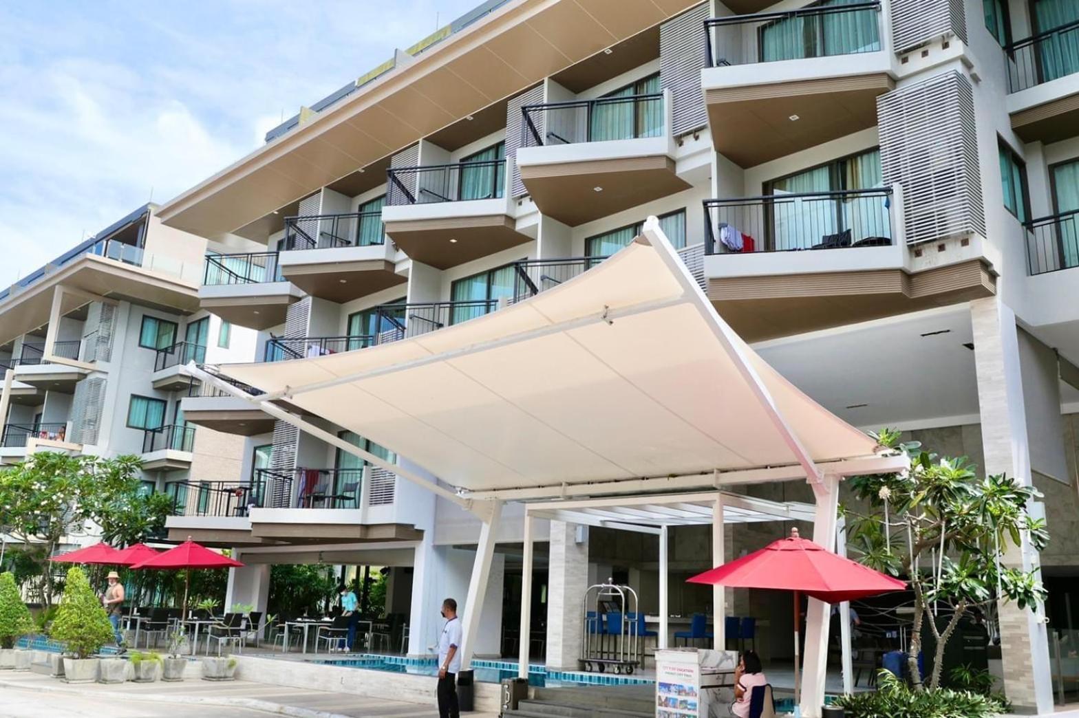 Beachfront 1 Bedroom Infinity Pool Phuket * Patong