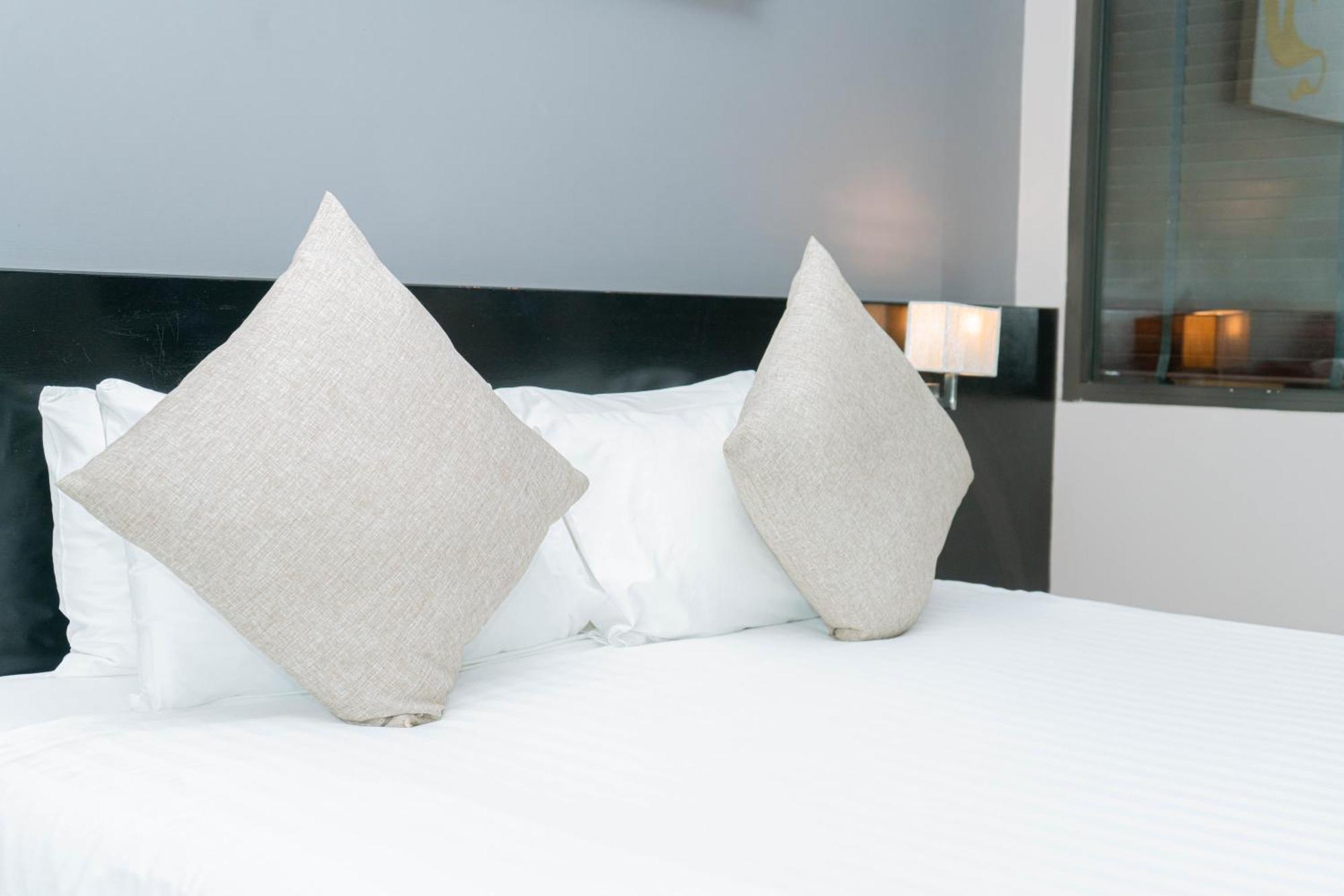 Beachfront 1 Bedroom Infinity Pool Phuket Apartamento *