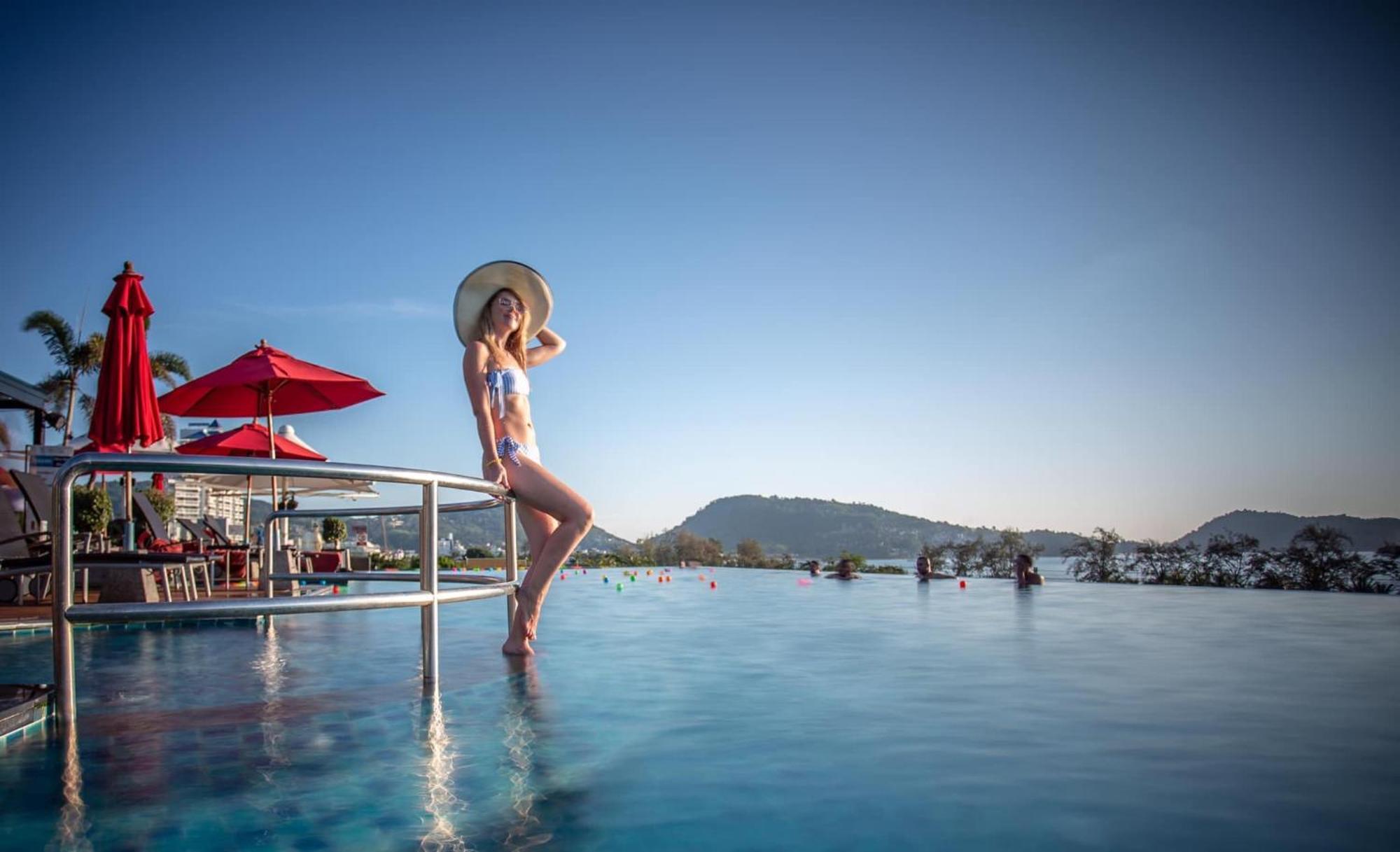 Beachfront 1 Bedroom Infinity Pool Phuket