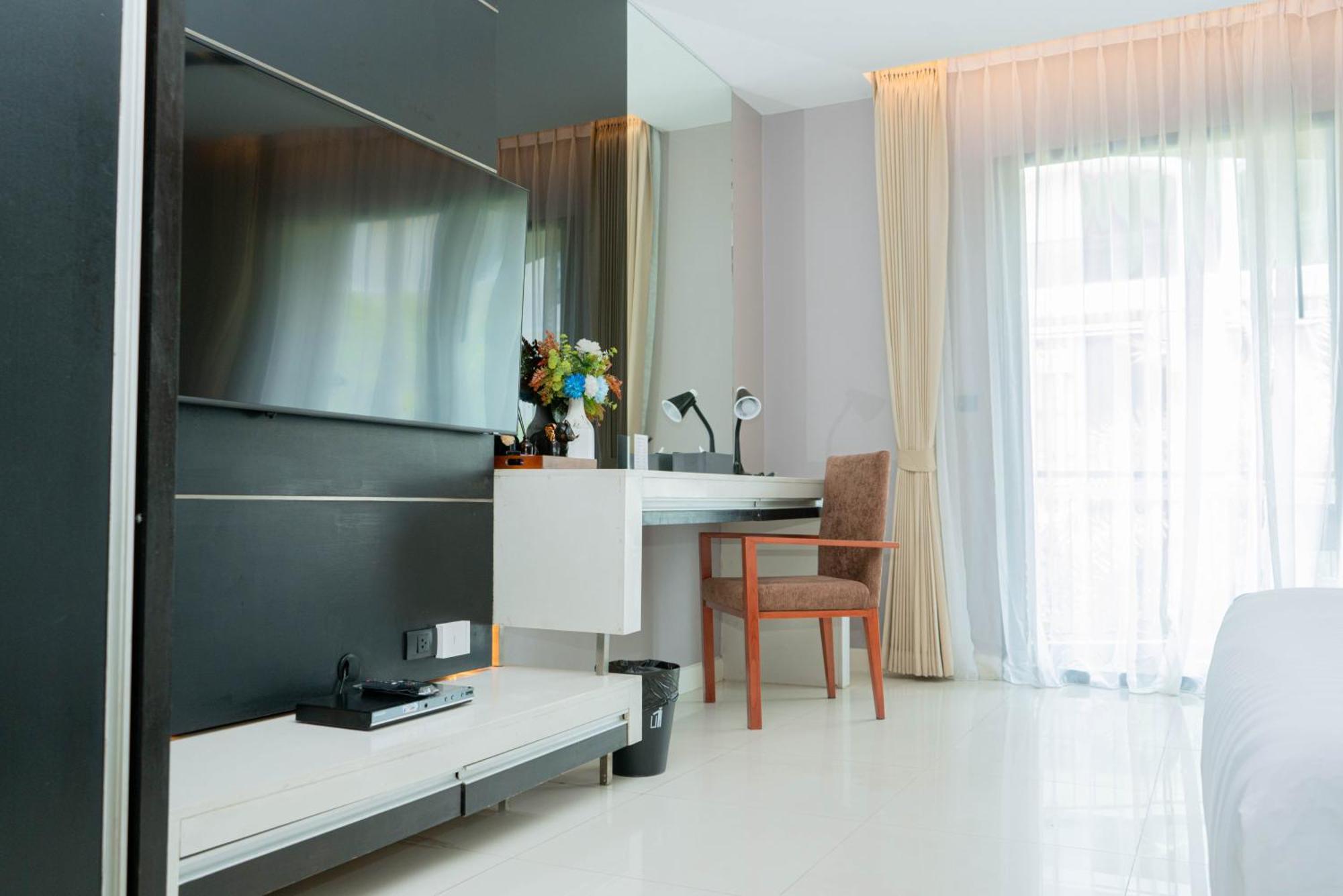 Beachfront 1 Bedroom Infinity Pool Phuket Apartamento Patong