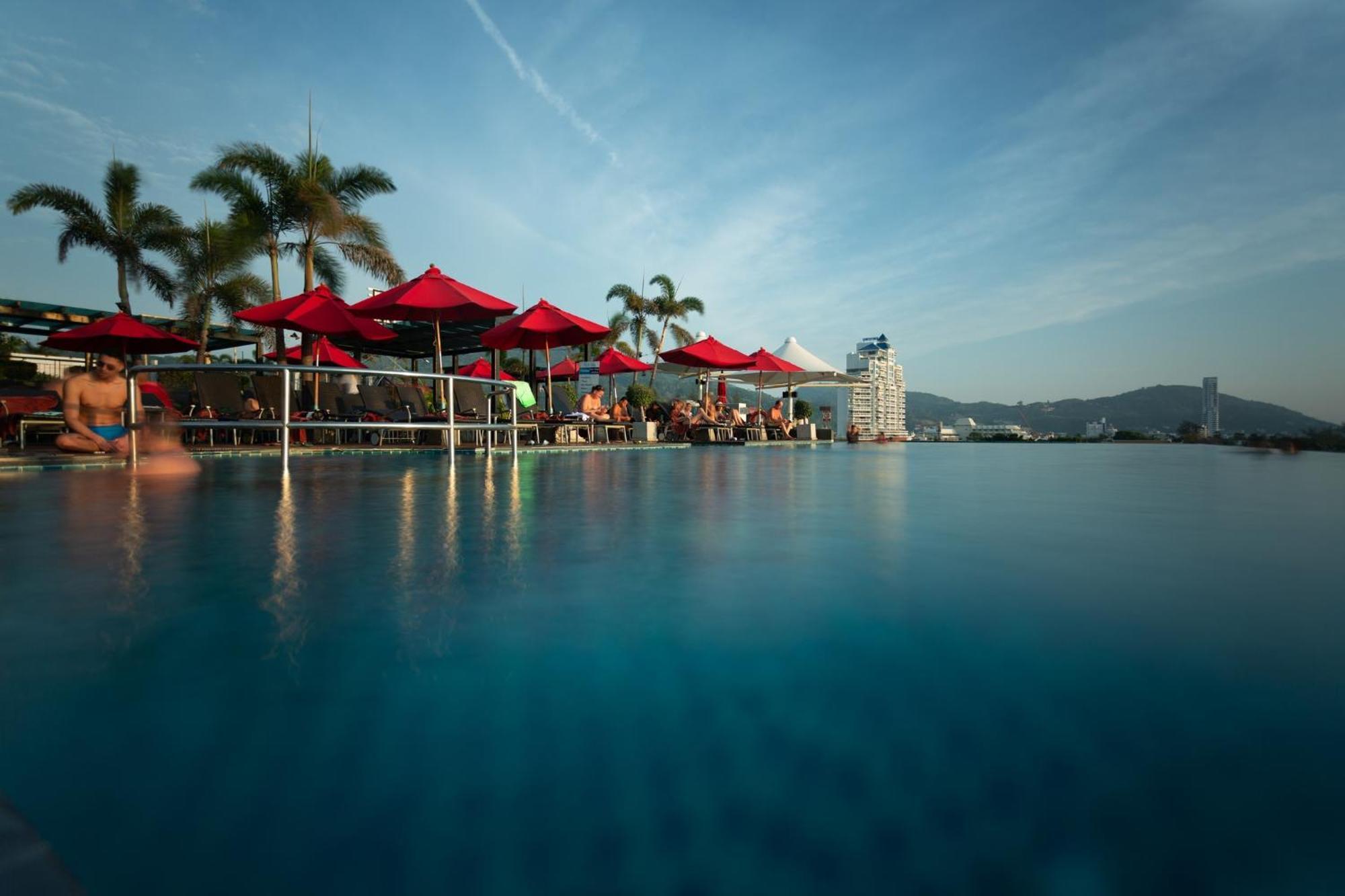 Beachfront 1 Bedroom Infinity Pool Phuket