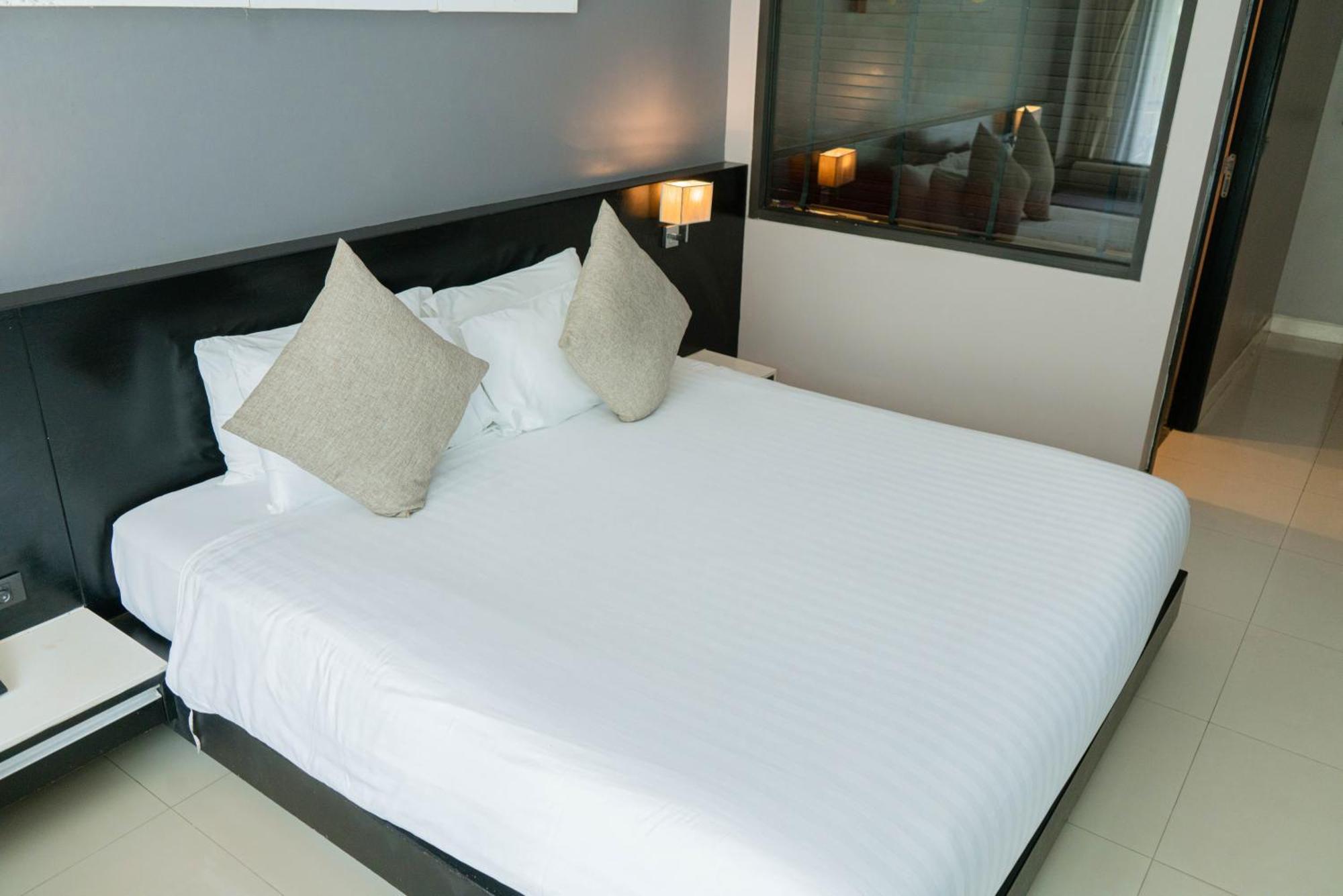 Apartamento Beachfront 1 Bedroom Infinity Pool Phuket