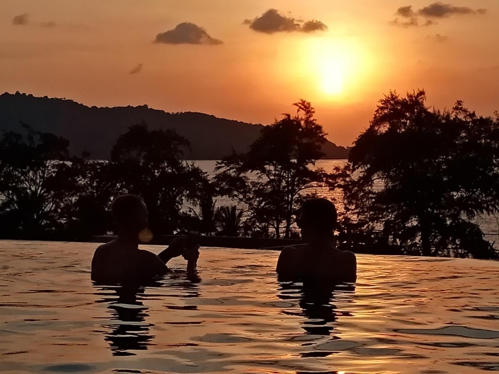 Apartamento Beachfront 1 Bedroom Infinity Pool Phuket Patong